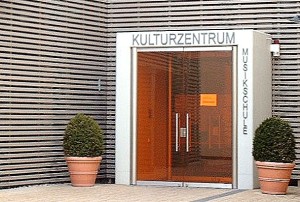 Außenansicht Eingangsbereich der Musikschule