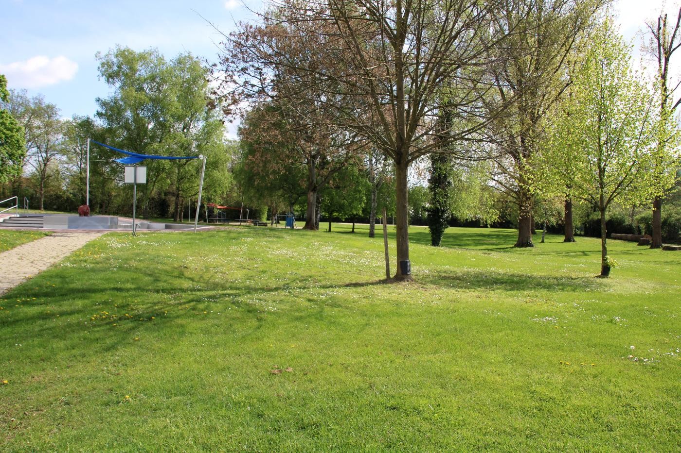 Wiese im Freibad