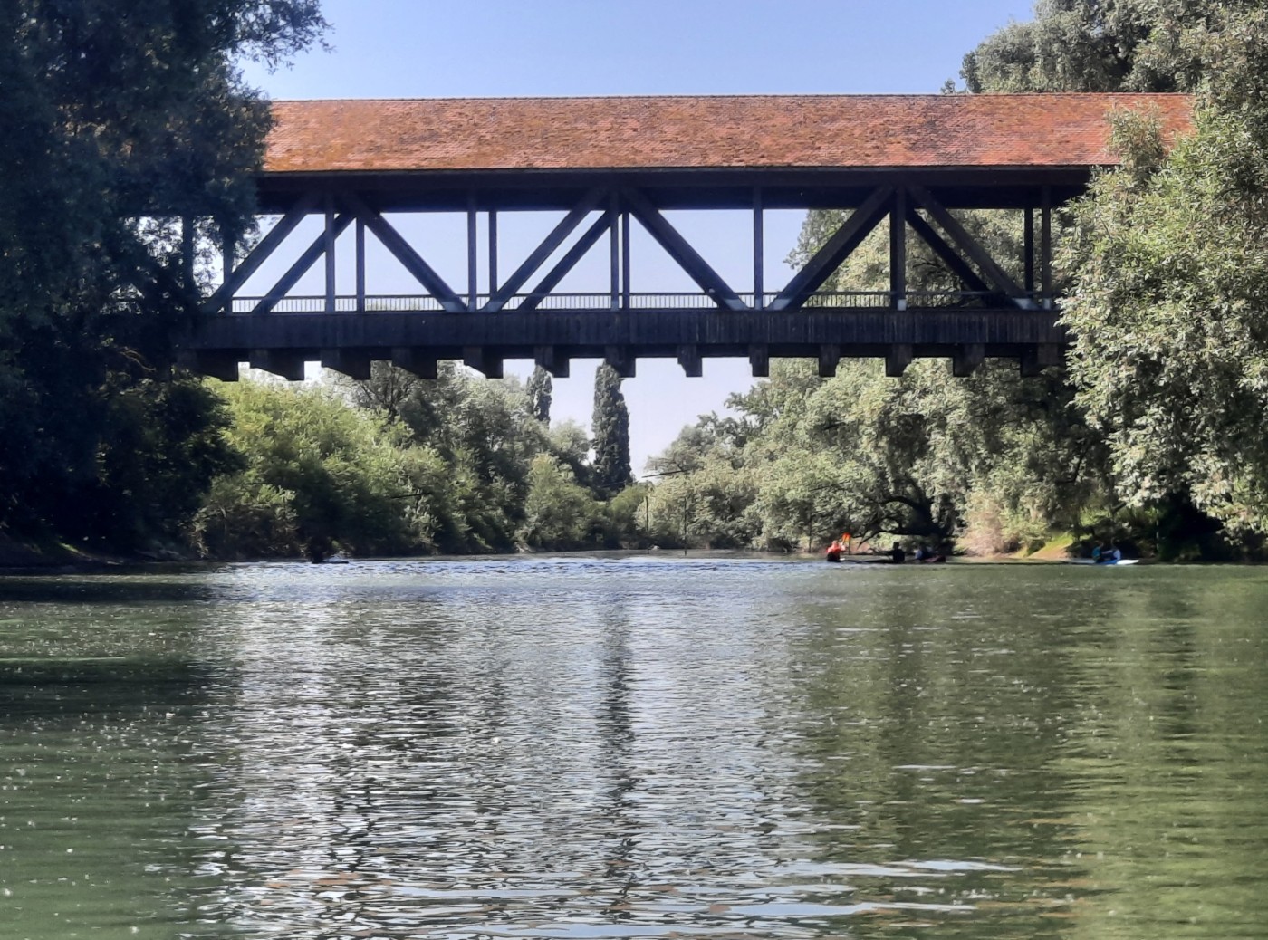 Altrheinbrücke, vom Wasser aus gesehen