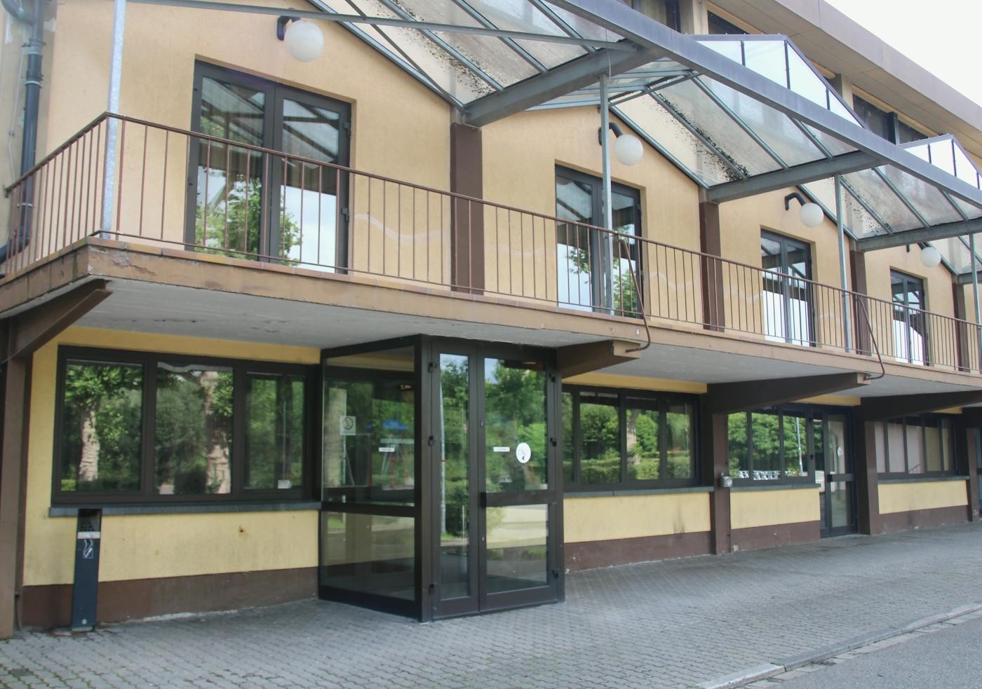 Außenansicht Gebäude Rheinhallengaststätte