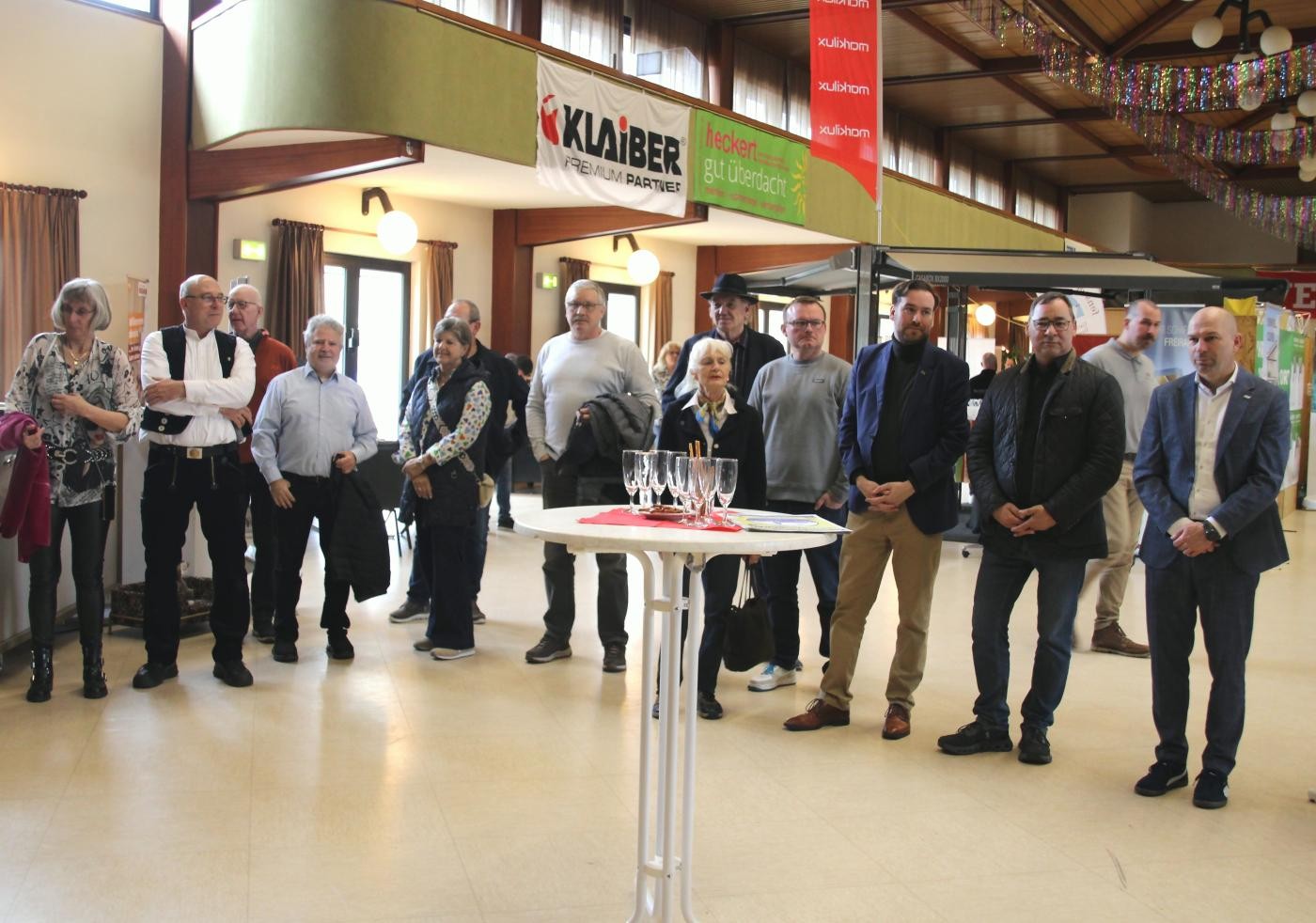 Ehrengäste bei der Eröffnung