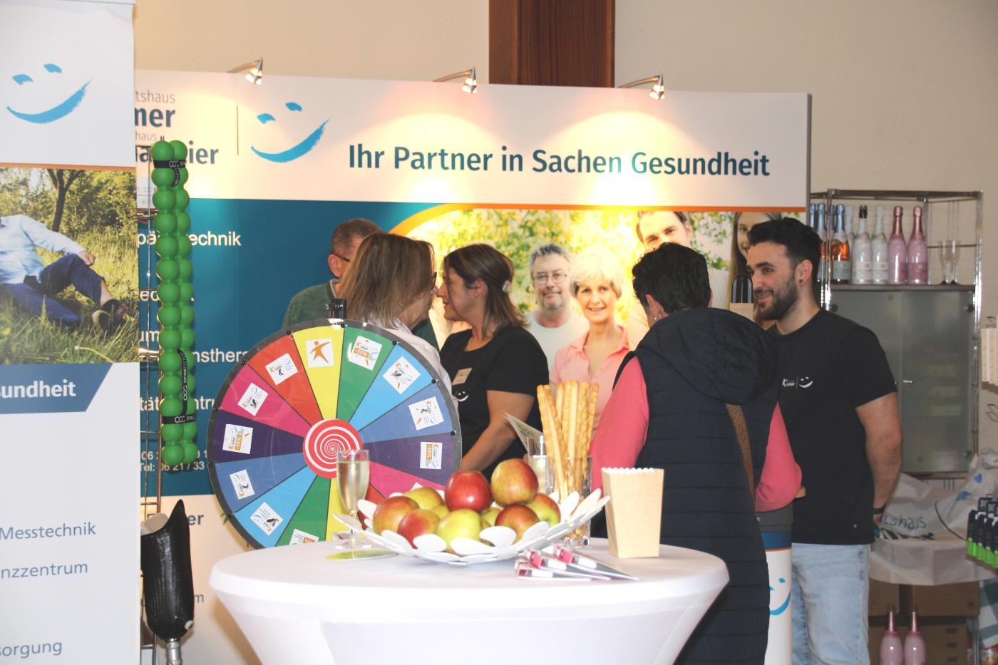 Aussteller und Besucher