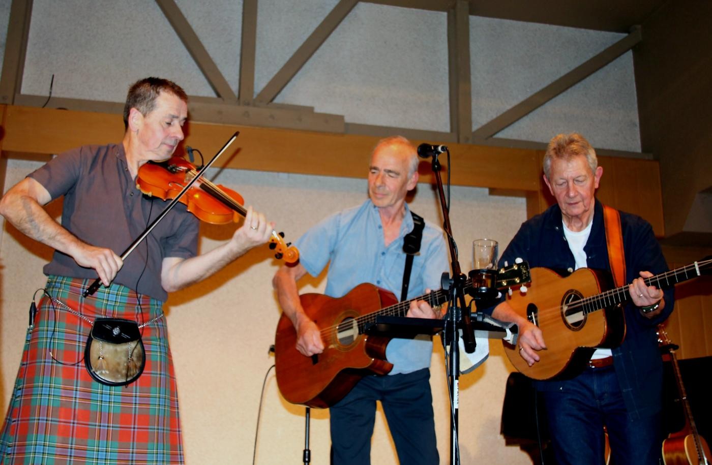 die drei Musiker der Band