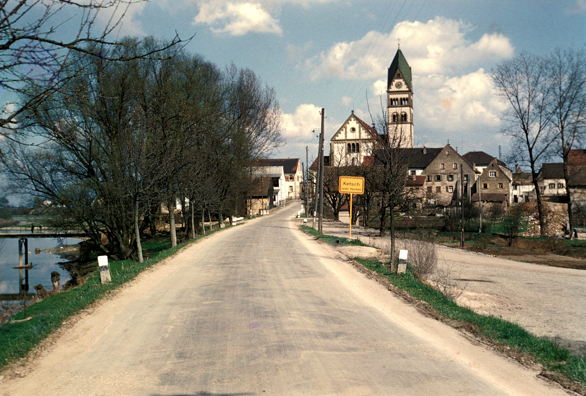 Historisches Bild vom Ortseingang am Rheindamm